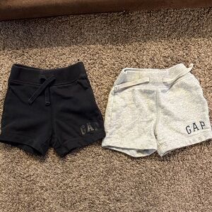 GAP kids Black and Light Gray Shorts Set